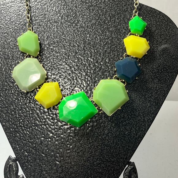 Multicolored Geometric Statement Necklace Yellow Green Glue 18 - 21 inches - Picture 1 of 3